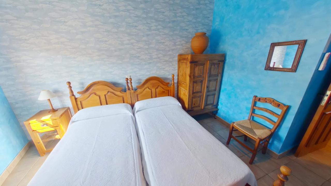 Ruralrut-El Tiemblo Wifi, Cabina De Hidromasaje, Aire Acondicionado Y A Pocos Metros De Zonas De Bano Naturales Buitenkant foto