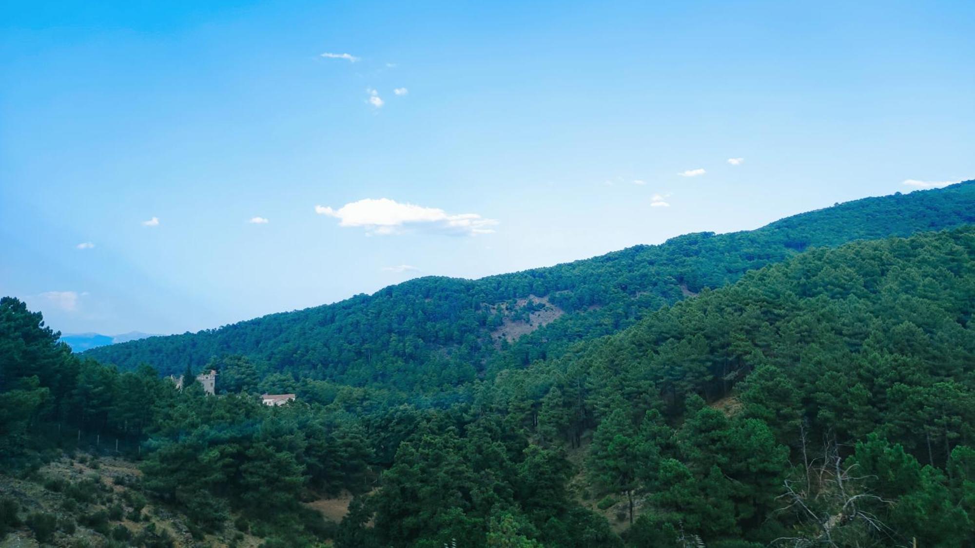 Ruralrut-El Tiemblo Wifi, Cabina De Hidromasaje, Aire Acondicionado Y A Pocos Metros De Zonas De Bano Naturales Buitenkant foto