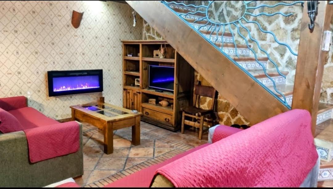 Ruralrut-El Tiemblo Wifi, Cabina De Hidromasaje, Aire Acondicionado Y A Pocos Metros De Zonas De Bano Naturales Buitenkant foto