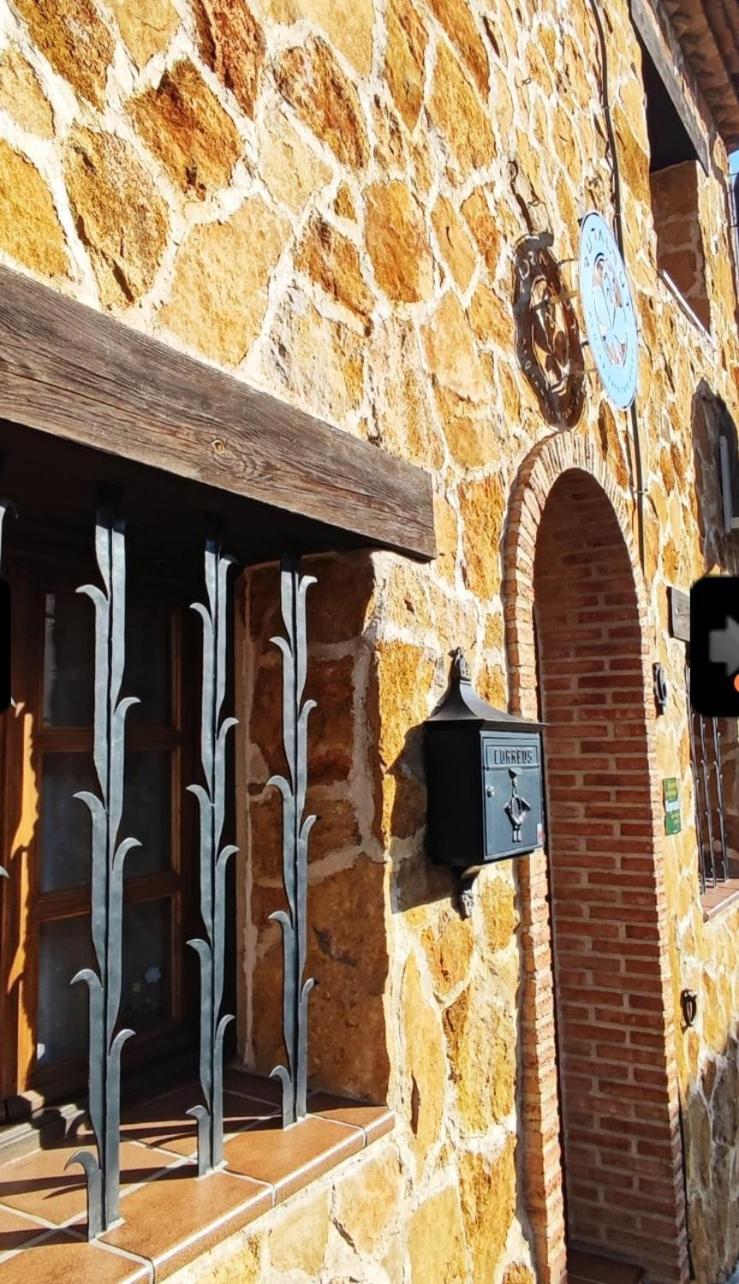 Ruralrut-El Tiemblo Wifi, Cabina De Hidromasaje, Aire Acondicionado Y A Pocos Metros De Zonas De Bano Naturales Buitenkant foto